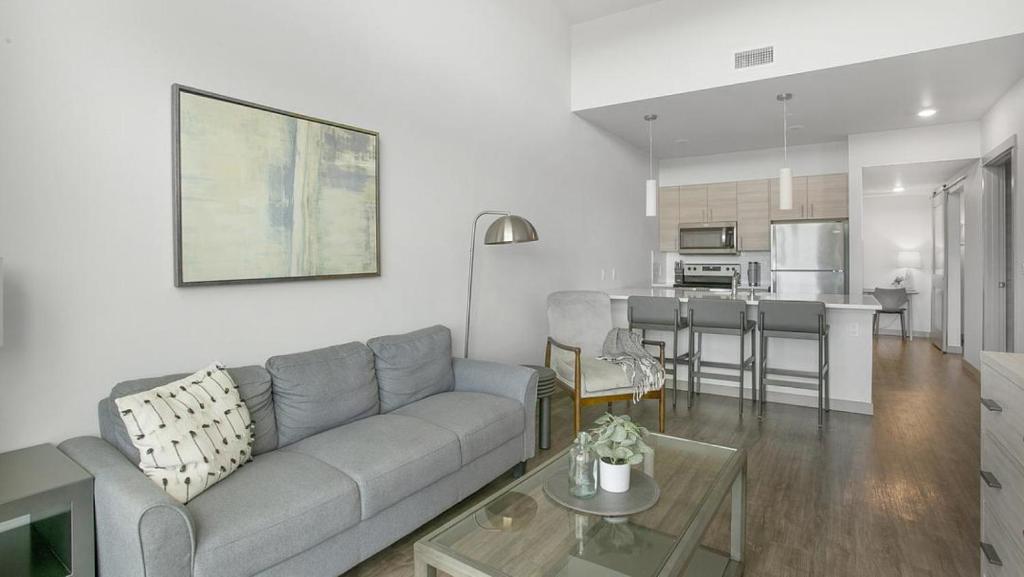 Landing Modern Apartment with Amazing Amenities (ID9335X34) photo 1