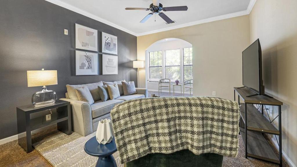 Landing Modern Apartment with Amazing Amenities (ID9830X28) photo 2