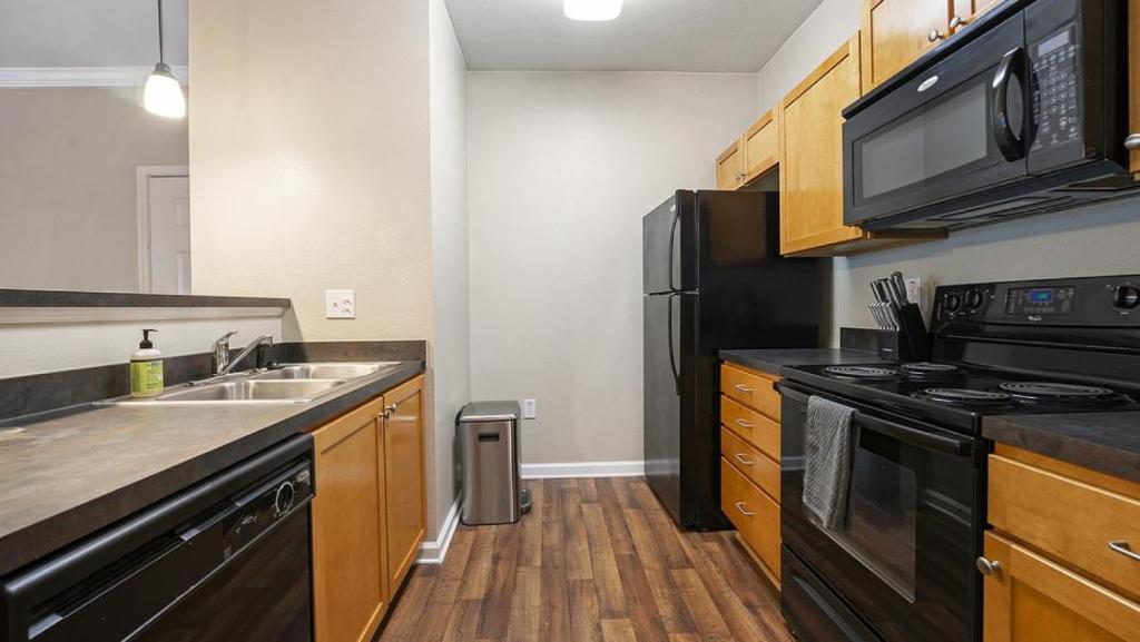 Landing Modern Apartment with Amazing Amenities (ID9830X28) photo 4