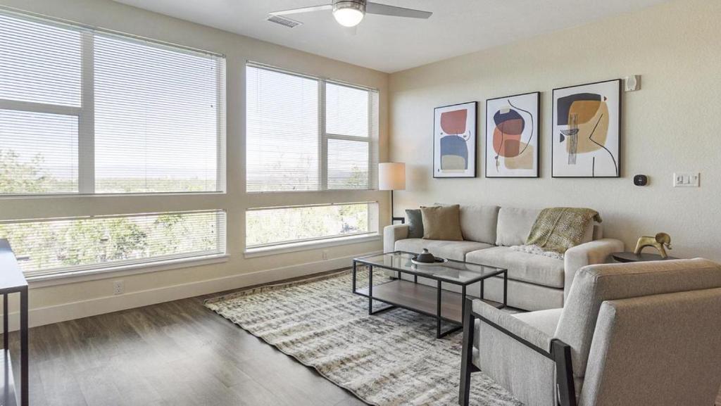 Landing Modern Apartment with Amazing Amenities (ID2121X38) image