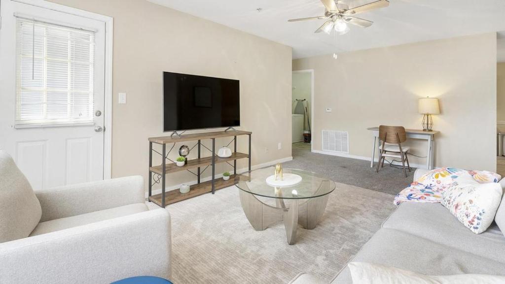 Landing Modern Apartment with Amazing Amenities (ID1402X064) photo 1