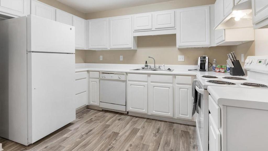 Landing Modern Apartment with Amazing Amenities (ID1402X064) photo 3