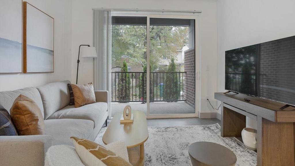 Landing Modern Apartment with Amazing Amenities (ID1781X59) image