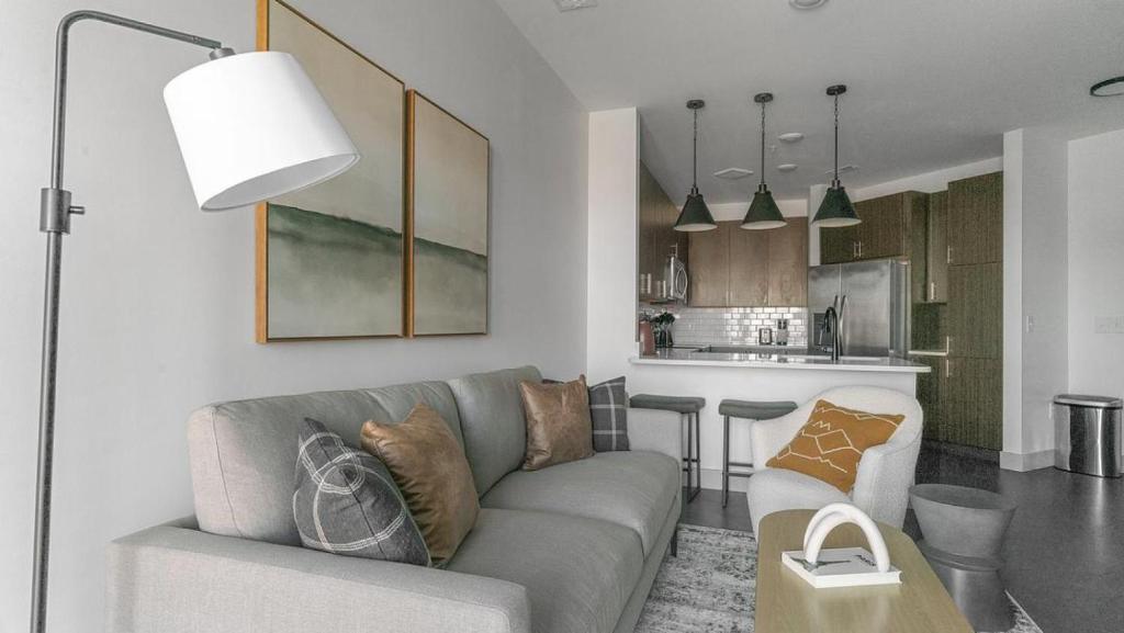 Landing Modern Apartment with Amazing Amenities (ID1783X42) image