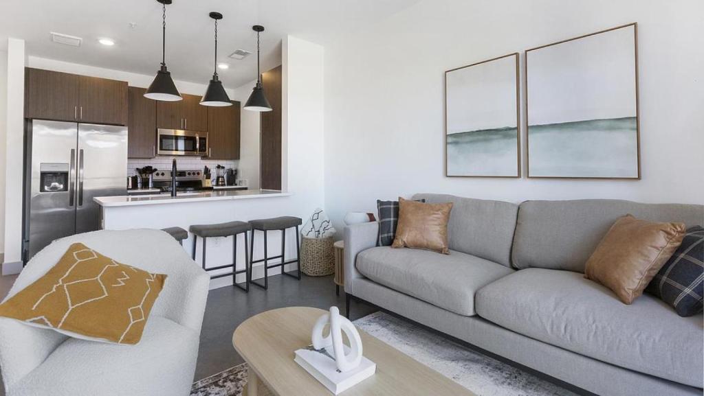Landing Modern Apartment with Amazing Amenities (ID1791X17) image