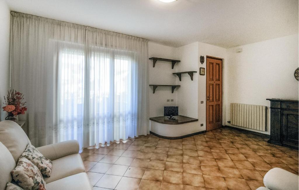 Stunning Home In Pietrasanta With House A Panoramic View photo 2