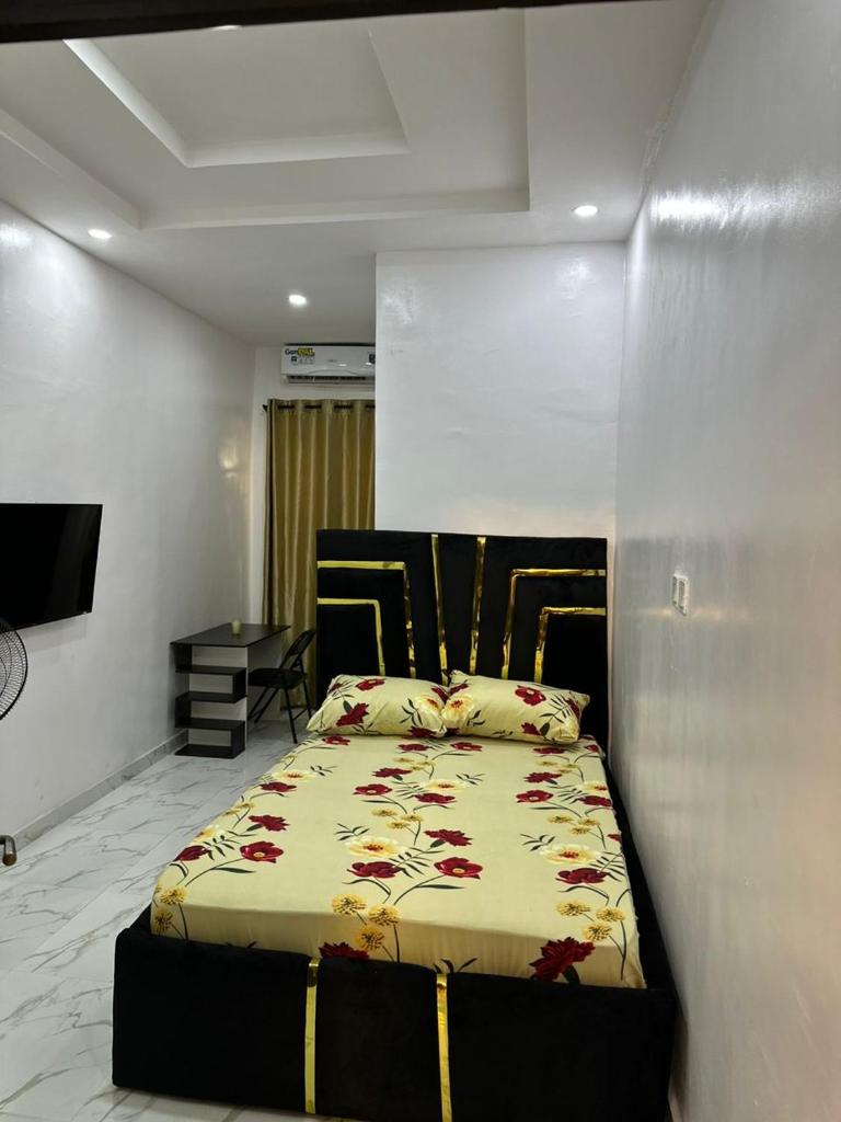 Private room located in a peaceful environment photo 1