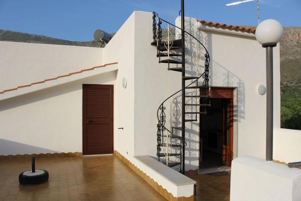 4 bedrooms villa with wifi at Castelluzzo 1 km away from the beach photo 1