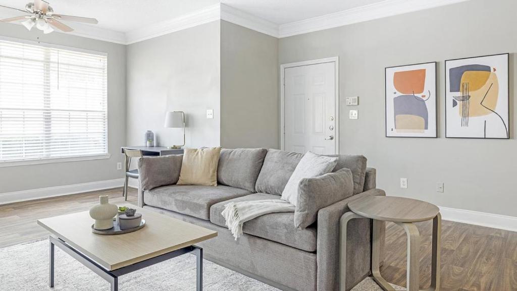 Landing Modern Apartment with Amazing Amenities (ID6915X18)