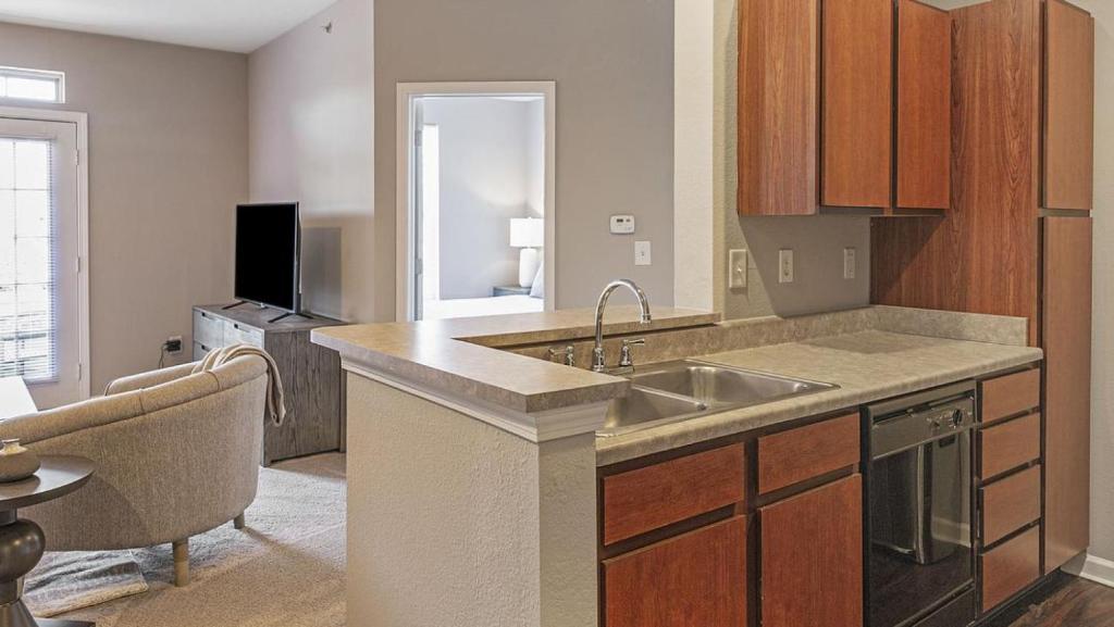 Landing Modern Apartment with Amazing Amenities (ID9979X33) photo 2