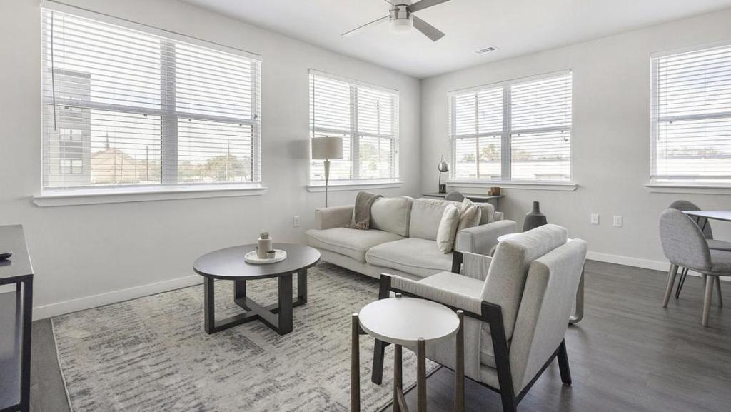 Landing - Modern Apartment with Amazing Amenities (ID1403X427) image