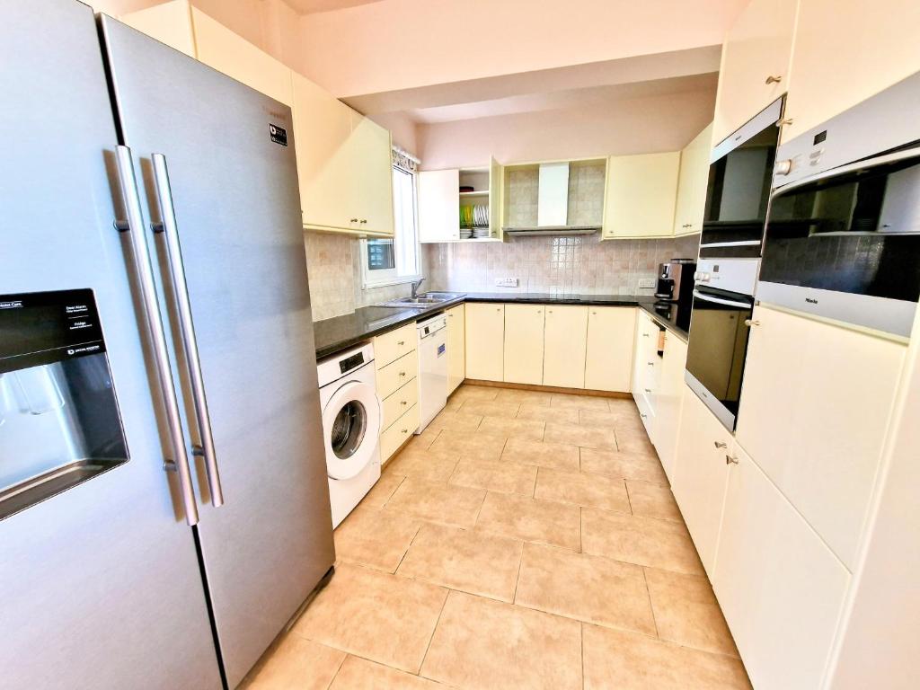 Paphos Central Penthouse photo 4