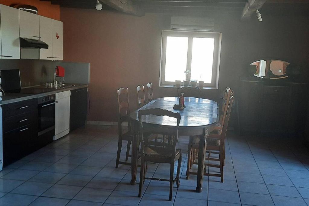 Villa de 3 chambres avec terrasse et wifi a Saint Georges de Baroille photo 3