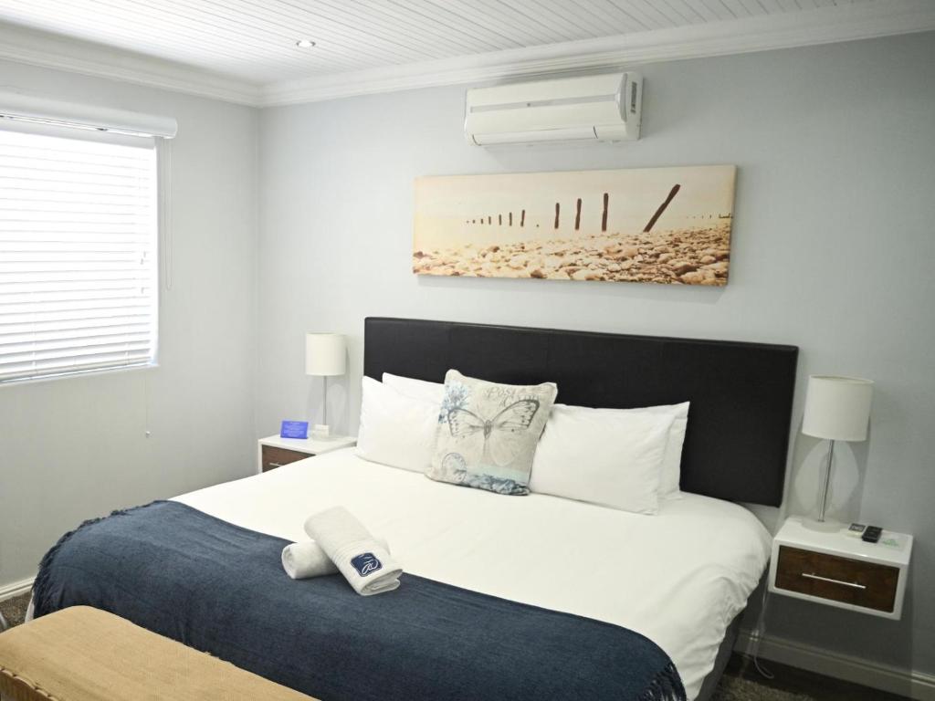 Atlantic Oasis Guest House Room Type - Standard Queen Room