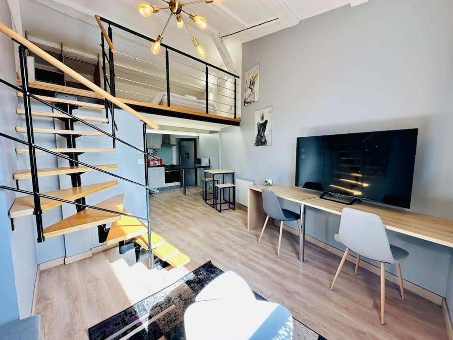1729-1 Chez Loulou