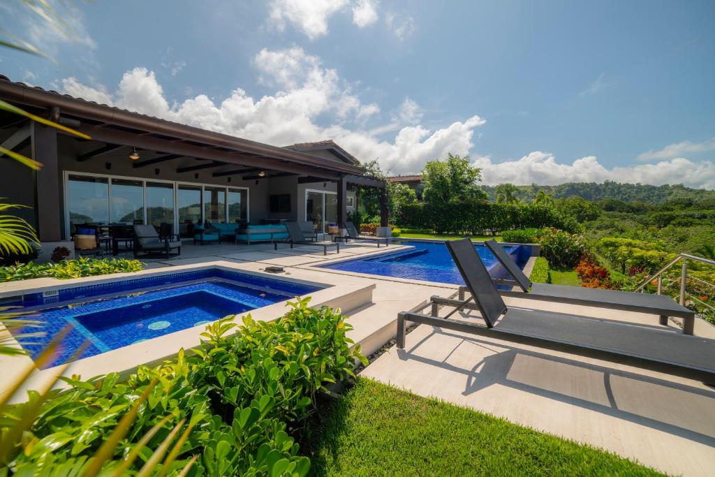 Casa Blue Sail Ocean view private pool six bedrm photo 2