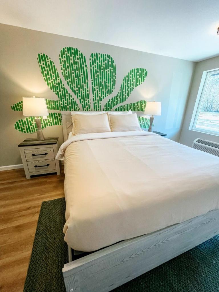 Meadow Room at The Trailblazer Unit 4 photo 4