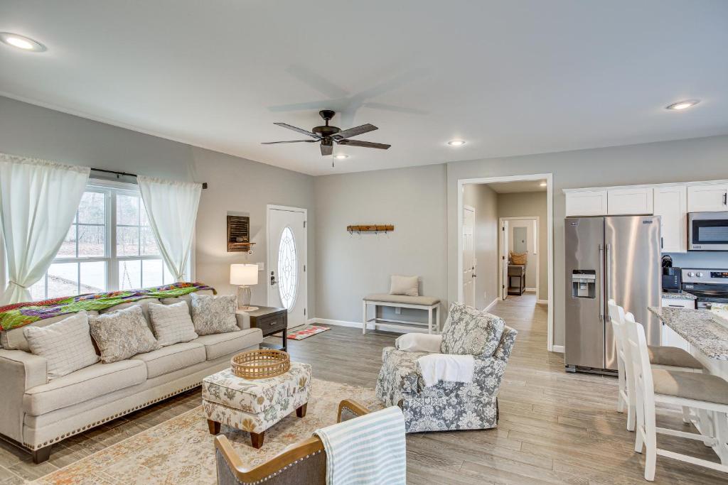 Winchester Home with Deck Less Than 1 Mi to Tims Ford Lake! photo 4