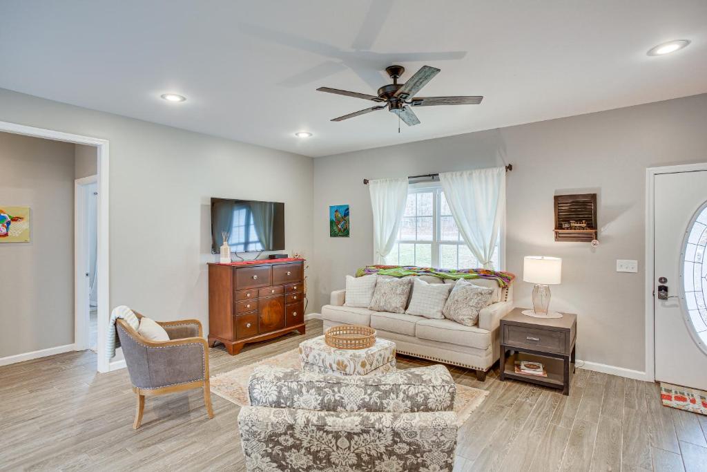 Winchester Home with Deck Less Than 1 Mi to Tims Ford Lake! photo 3