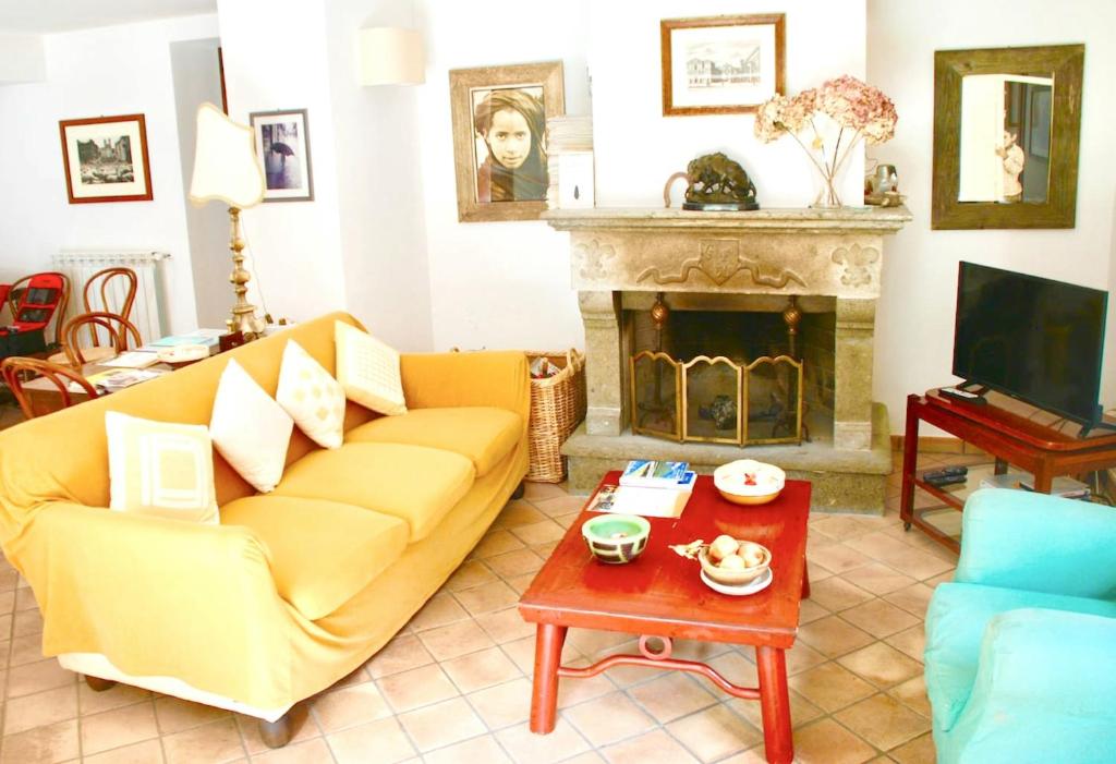 4 bedrooms appartement with terrace and wifi at Barbarano Romano photo 1