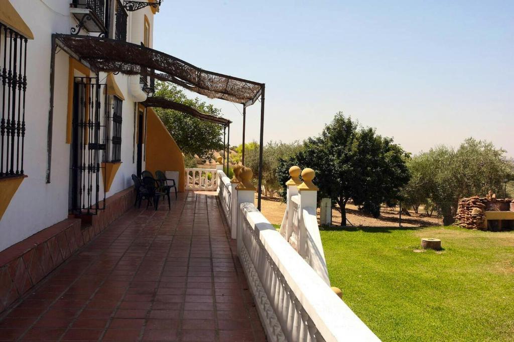 8 bedrooms chalet with private pool terrace and wifi at Alcala de Guadaira photo 3