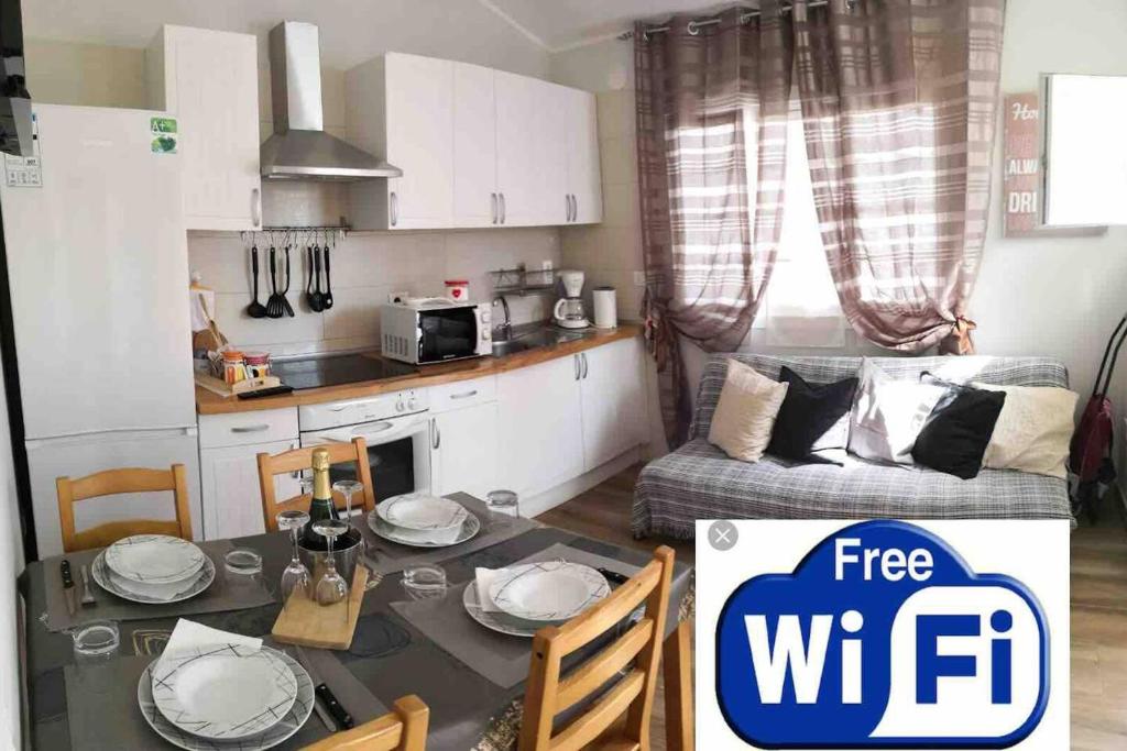2 bedrooms appartement with shared pool terrace and wifi at Costa del Silencio 1 km away from the beach
