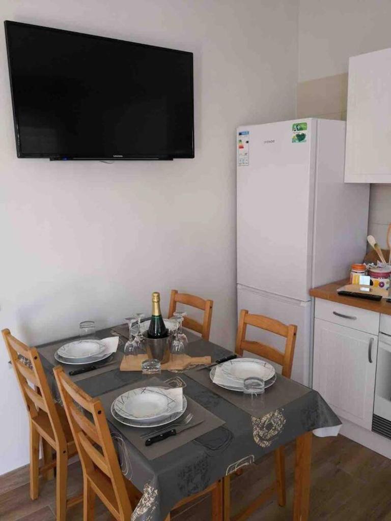 2 bedrooms appartement with shared pool terrace and wifi at Costa del Silencio 1 km away from the beach photo 4