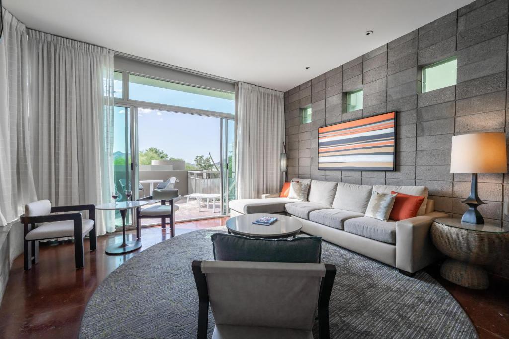 Sanctuary Camelback Mountain, A Gurney's Resort and Spa image
