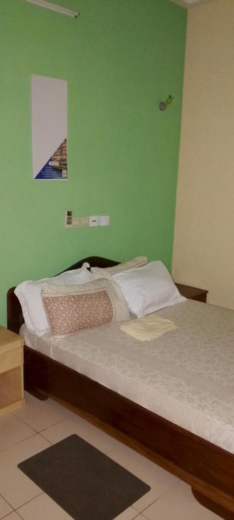 Guest bidossessi photo 4