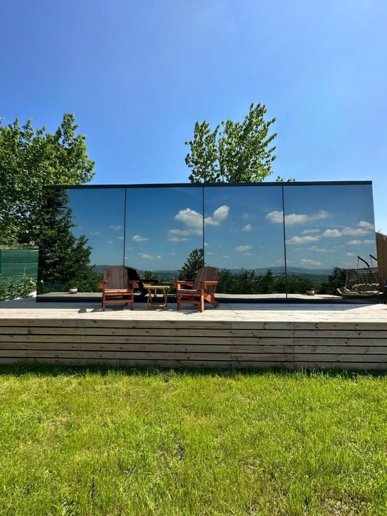 Perspective Mirror House photo 3
