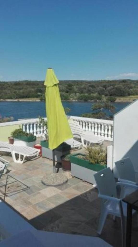 Apartments Perini dvori - by the sea photo 2