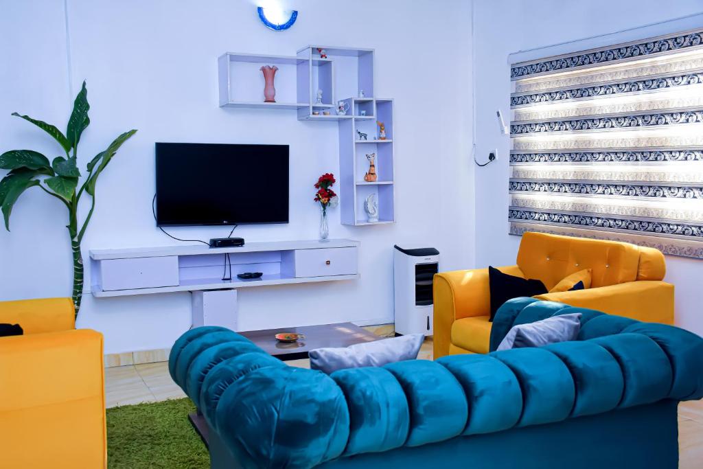 Monty Suites