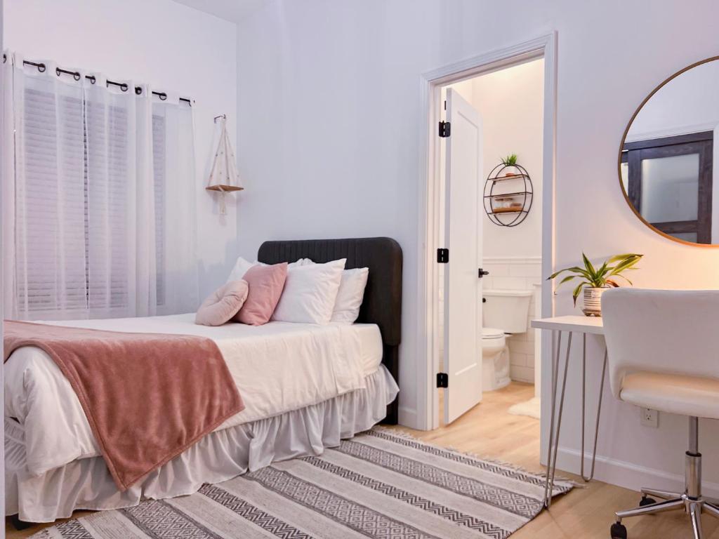Modern 3BR Oasis Free Parking photo 4