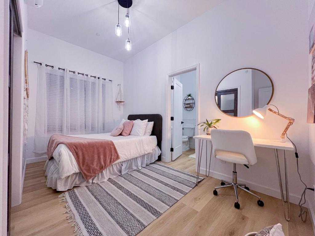 Modern 3BR Oasis Free Parking photo 1
