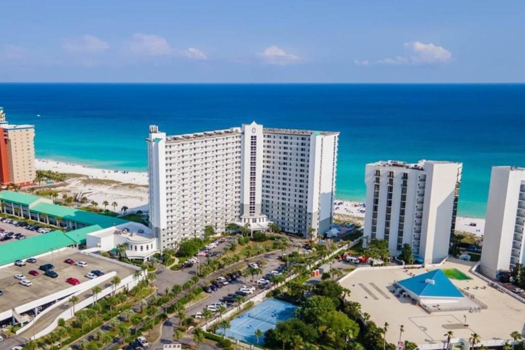 Pelican Beach Resort by Colasan image