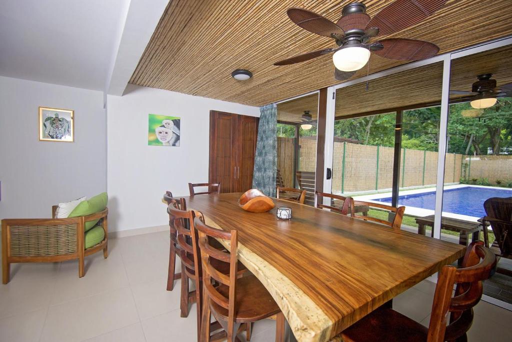 Amazing home with private pool & high-speed Wi-Fi! photo 2