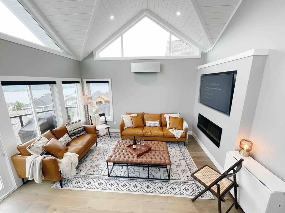 Hilltop Haven at La Casa Resort Lakeside Kelowna