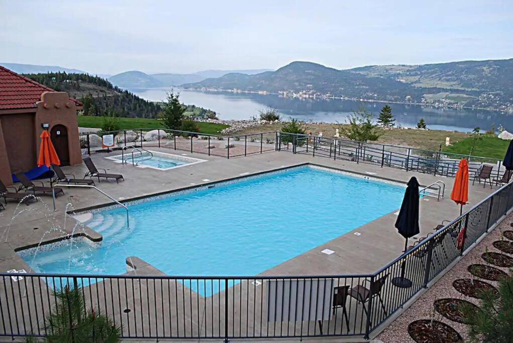 Hilltop Haven at La Casa Resort Lakeside Kelowna photo 3