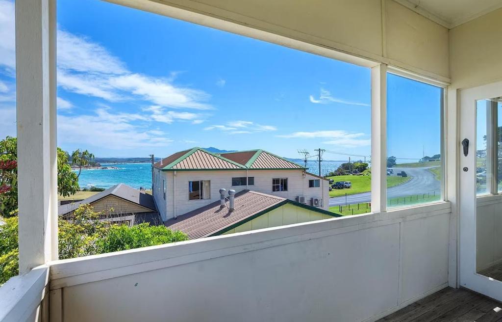 Bermagui Bay Back Beach House photo 1