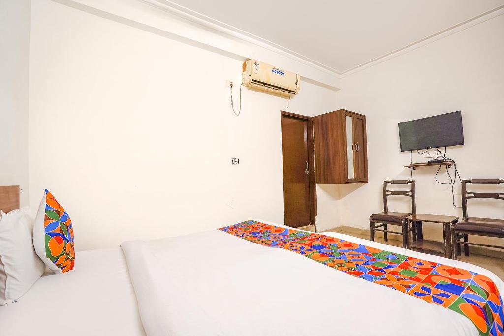 FabHotel Sai Residency photo 3