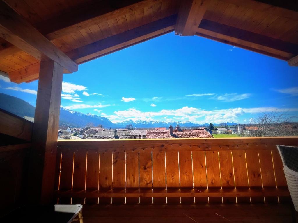 2023 NEU erbaute luxuriöse Ferienwohnung im Chaletcharakter mit Schlossblick photo 3