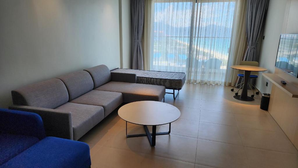 Arena Cam Ranh Nha Trang seaview resort near the Airport