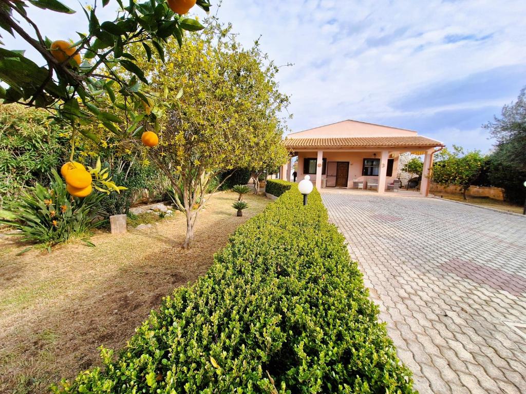 Villa del Mandorlo