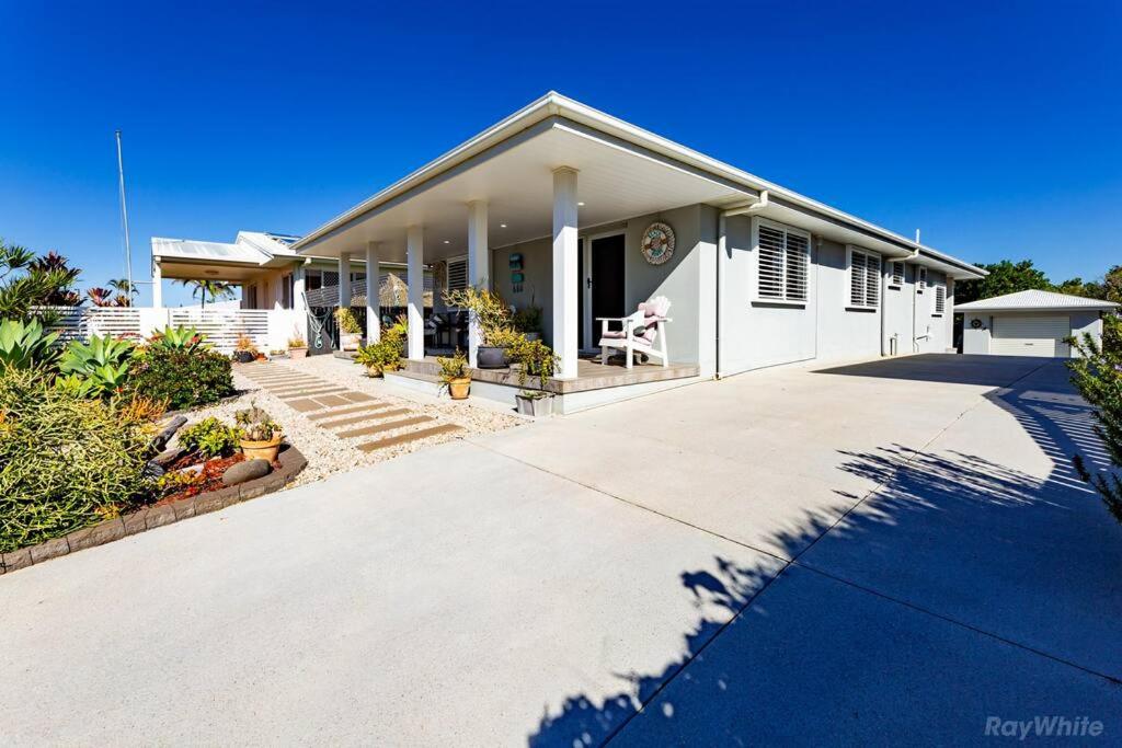 Beachside Villa on Miller photo 1