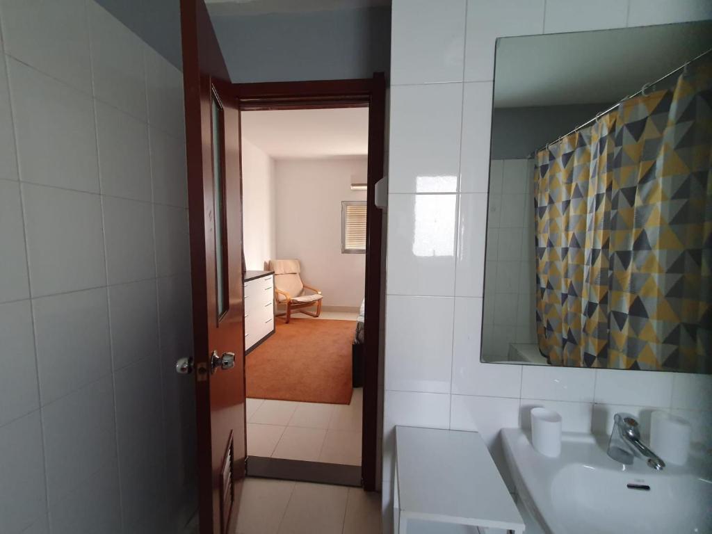 Inviting 5-Bed Apartment in Luanda photo 4