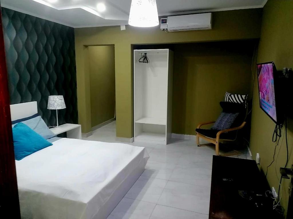 Lovely 5-Bed Suits - Guest House in Luanda photo 2