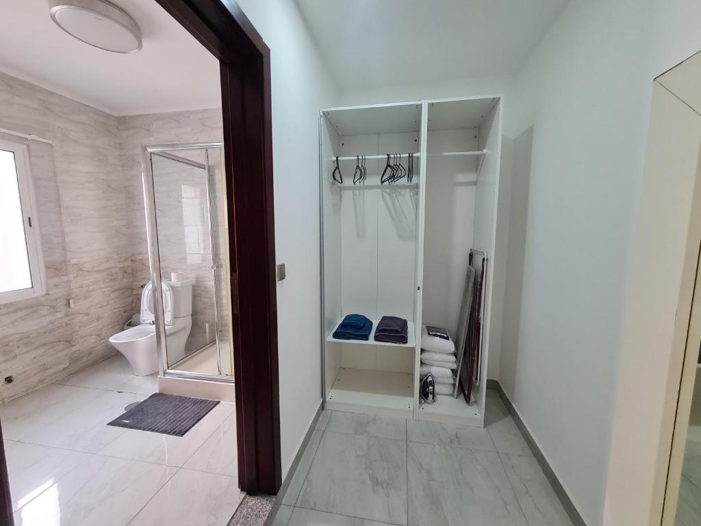 Lovely 5-Bed Suits - Guest House in Luanda photo 4