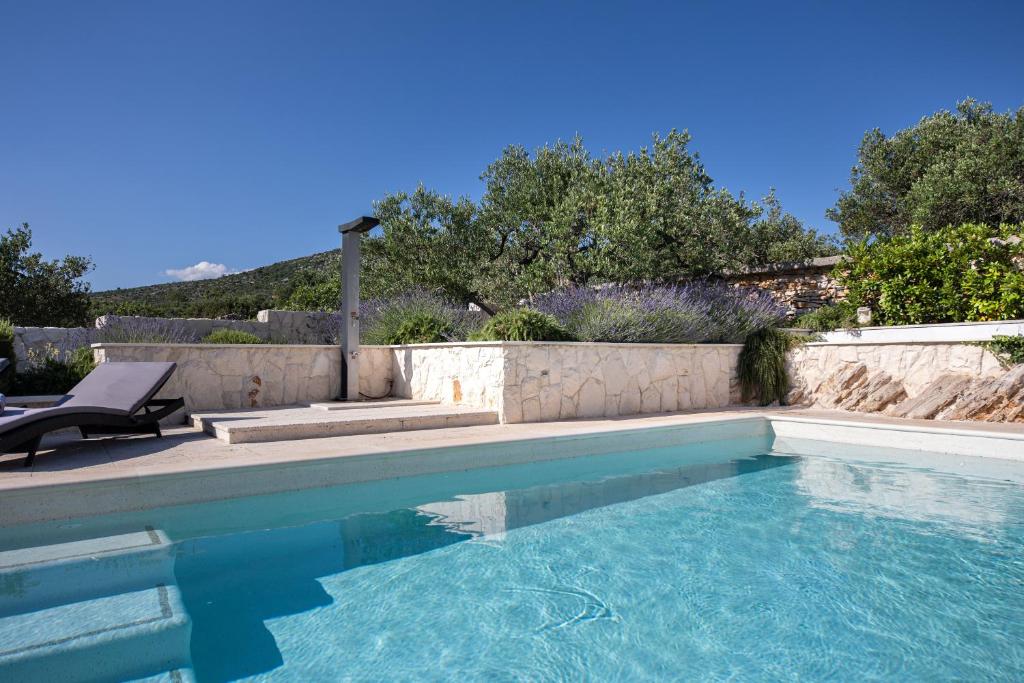 Villa True Oasis with Heated Pool photo 1