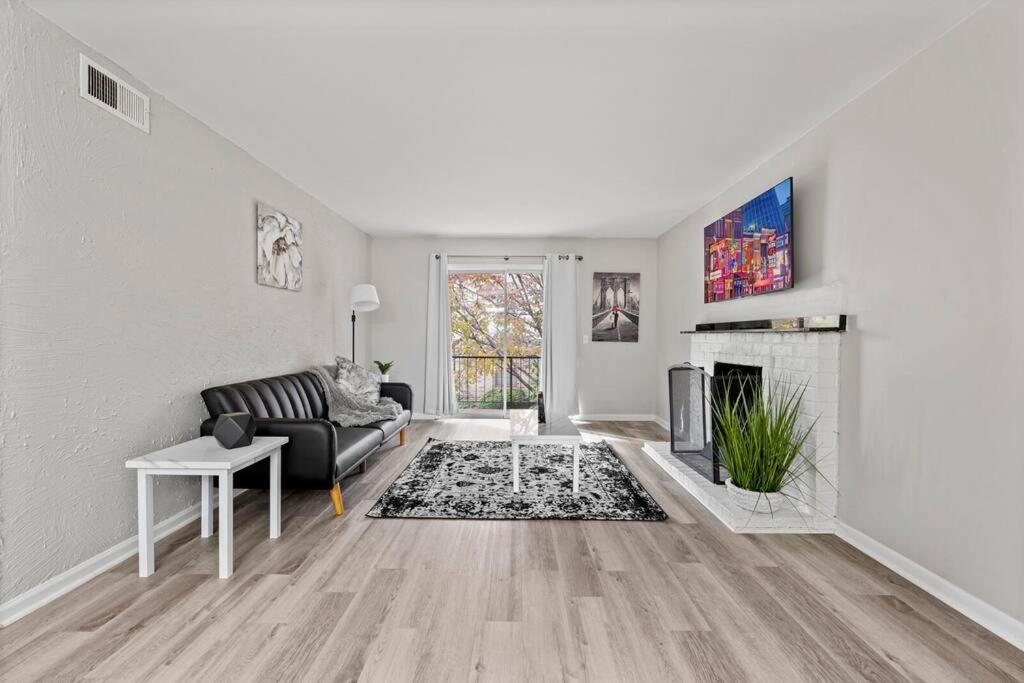 Lovely 1 bedroom apartment located in Greenhills. image