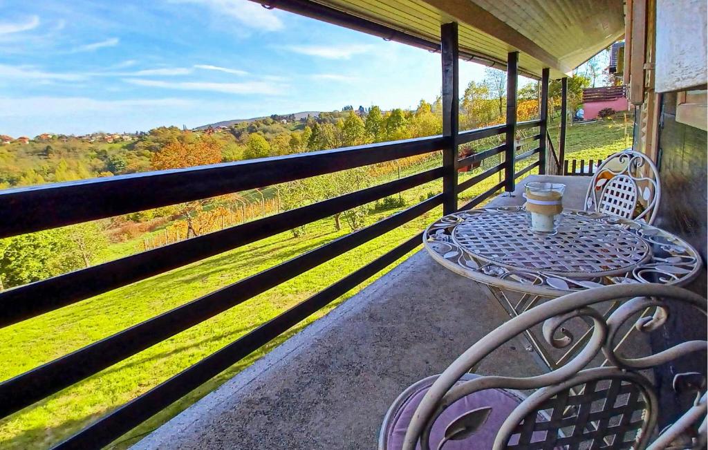 Awesome Home In Seketin With House A Panoramic View photo 1